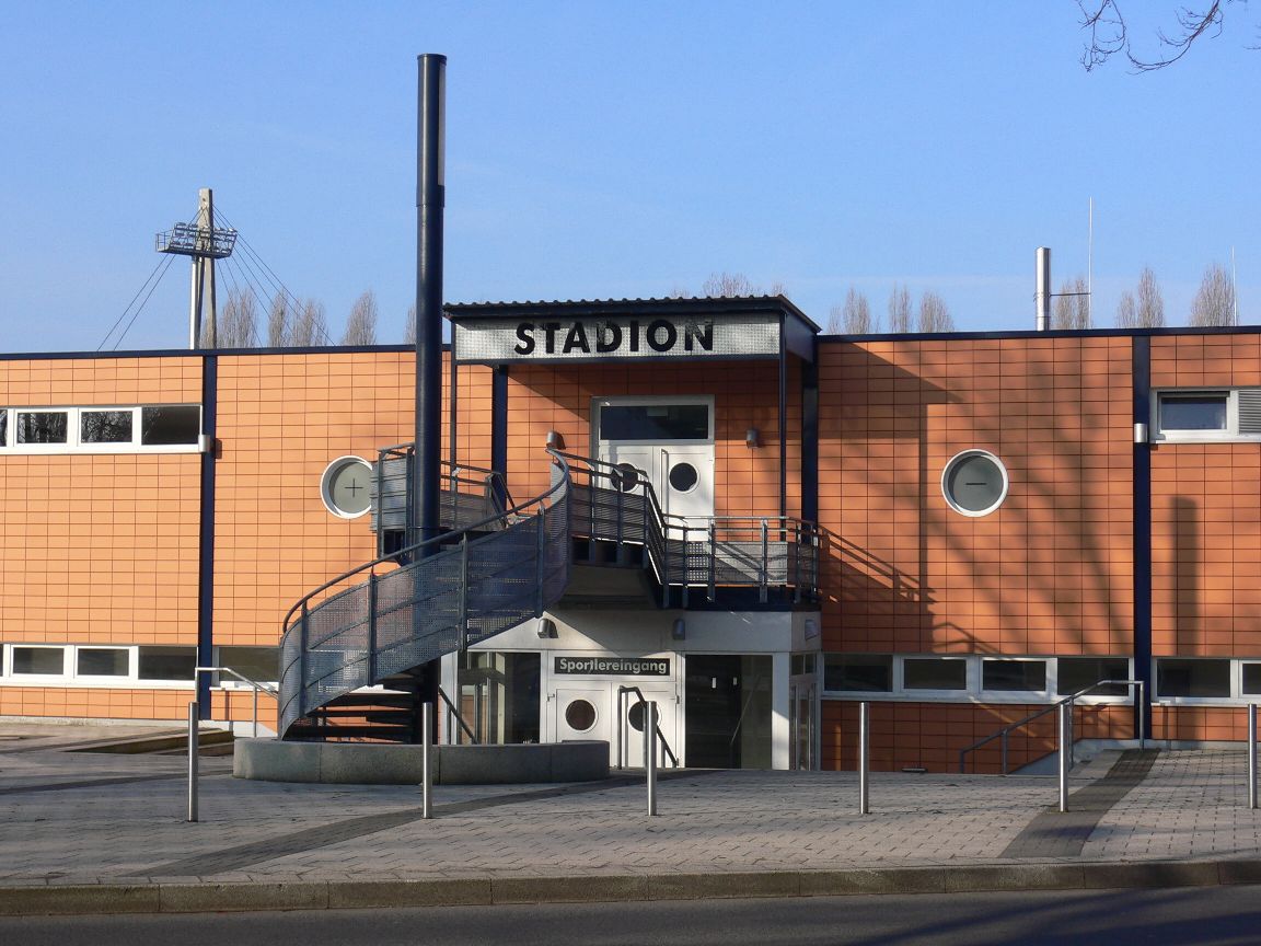 stadion-aussen.jpg